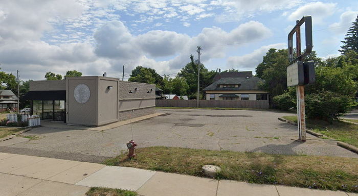 Dog n Suds (DogNSuds, Dog-N-Suds) - Lansing - 1629 S Washington Ave (newer photo)